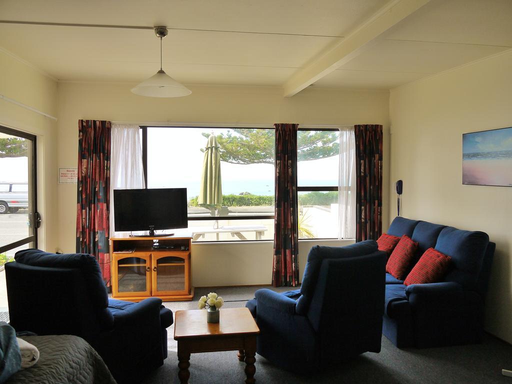 Norfolk Pine Beachfront Motel Kaikoura Exterior photo